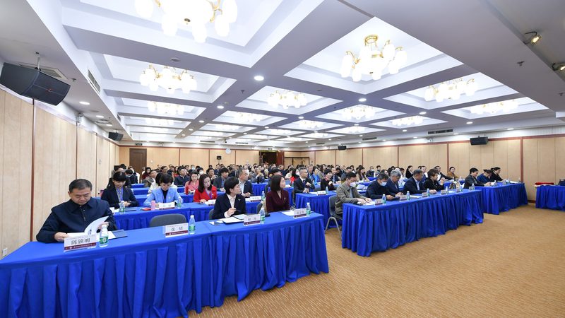心理咨询师职业前景：年报名条件解析**